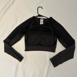 black gymshark cropped long sleeve